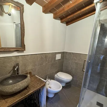 House In Tuscany Near Pisa & ヴィラ ルッカ