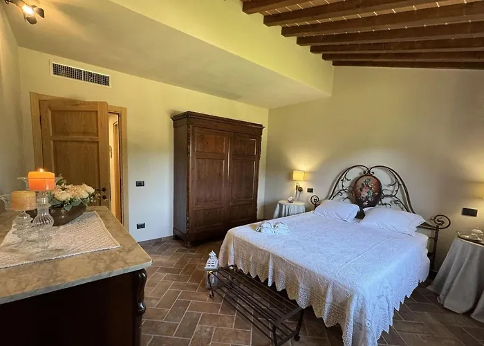 Villa House In Tuscany Near Pisa & Lucca
