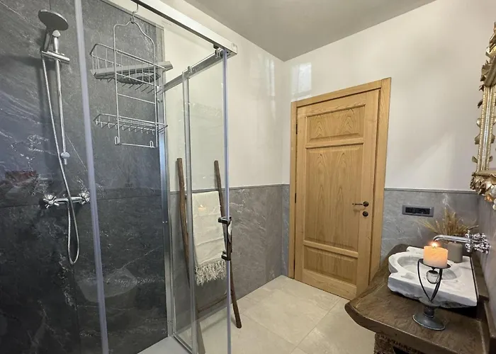 Villa House In Tuscany Near Pisa & Lucca